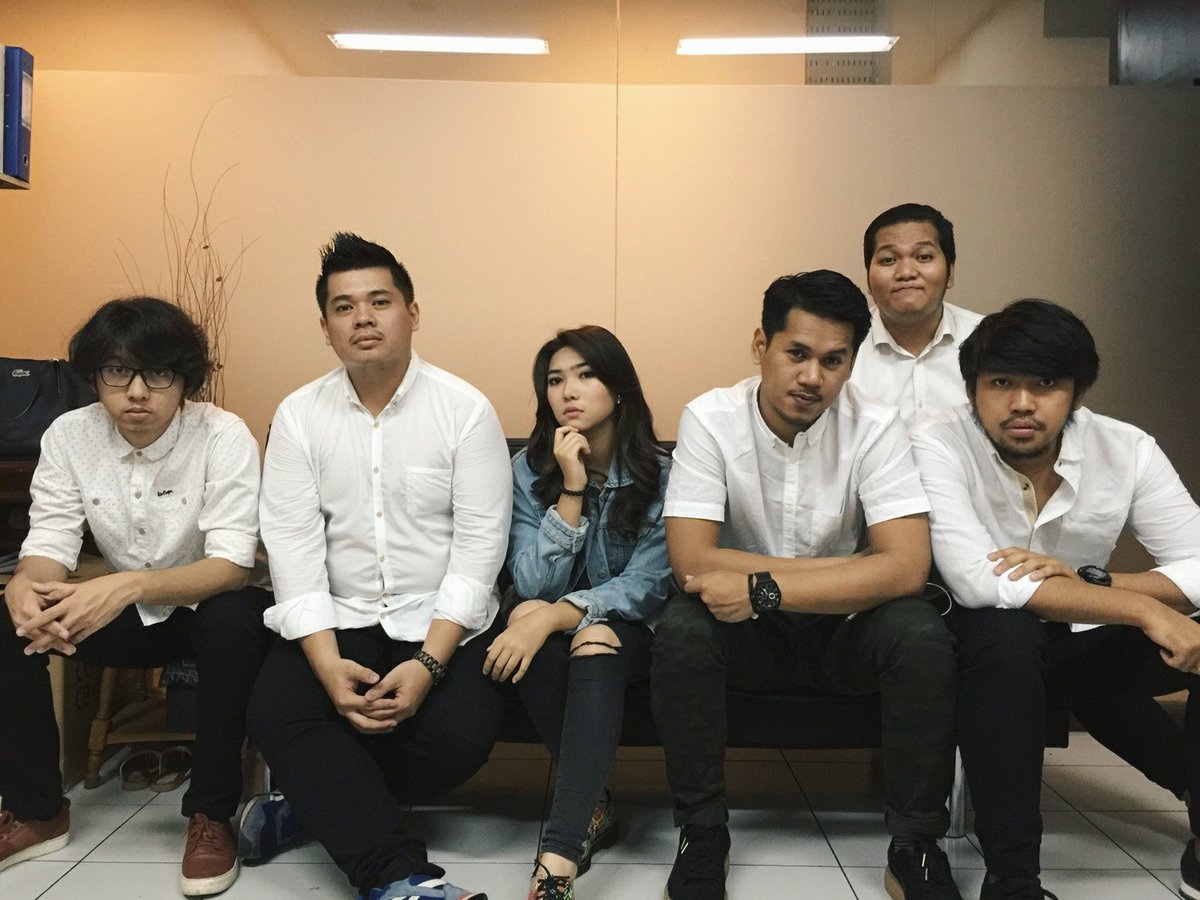 isyanasarasvati's tweet photo. Seruu bangett crowd Serang!!! Thank youu semoga bisa kembali lagii! #backstagephoto https://t.co/mcdeHkD9gl
