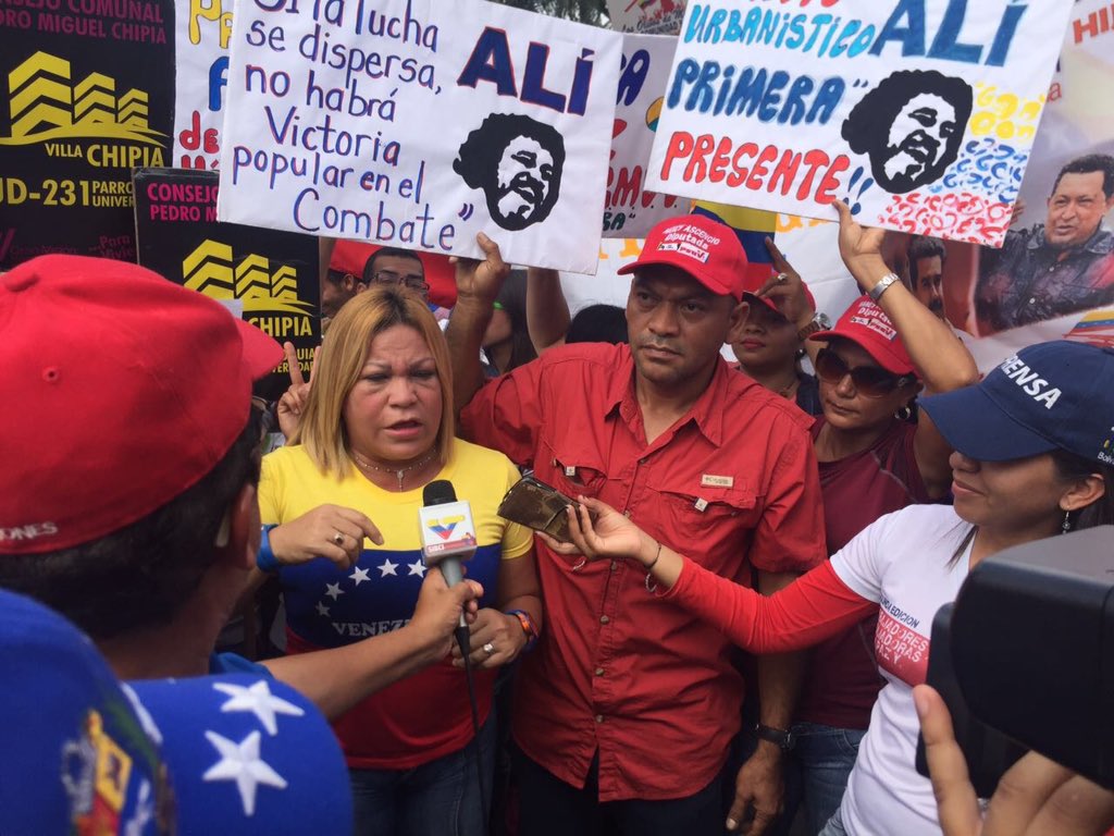 NANCYCANDANGA_'s tweet photo. Seguimos defendiendo el legado del gigante Chávez @NicolasMaduro @dcabellor @PartidoPSUV https://t.co/QGtvKziuWl