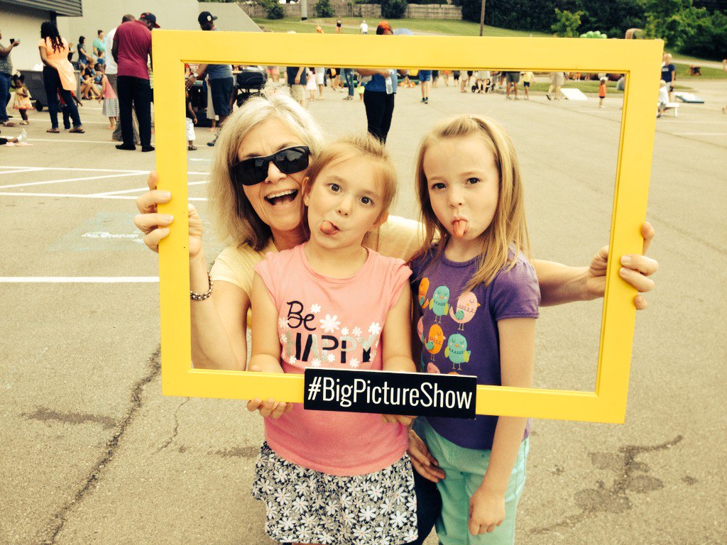 lburton533's tweet photo. #bigpictureshow So much fun last night! Thanks Southland volunteer team! https://t.co/4JXwapGFeu