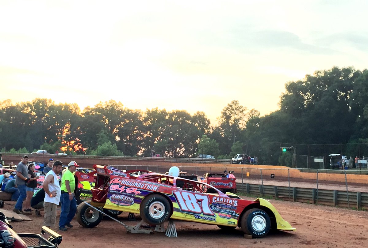 letsgoracing74's tweet image. The sky was on 🔥fire🔥last night @LavoniaSpeedway &amp;amp; so was @187McCoy! Congrats! 🏁🏁🏁#SLMSS