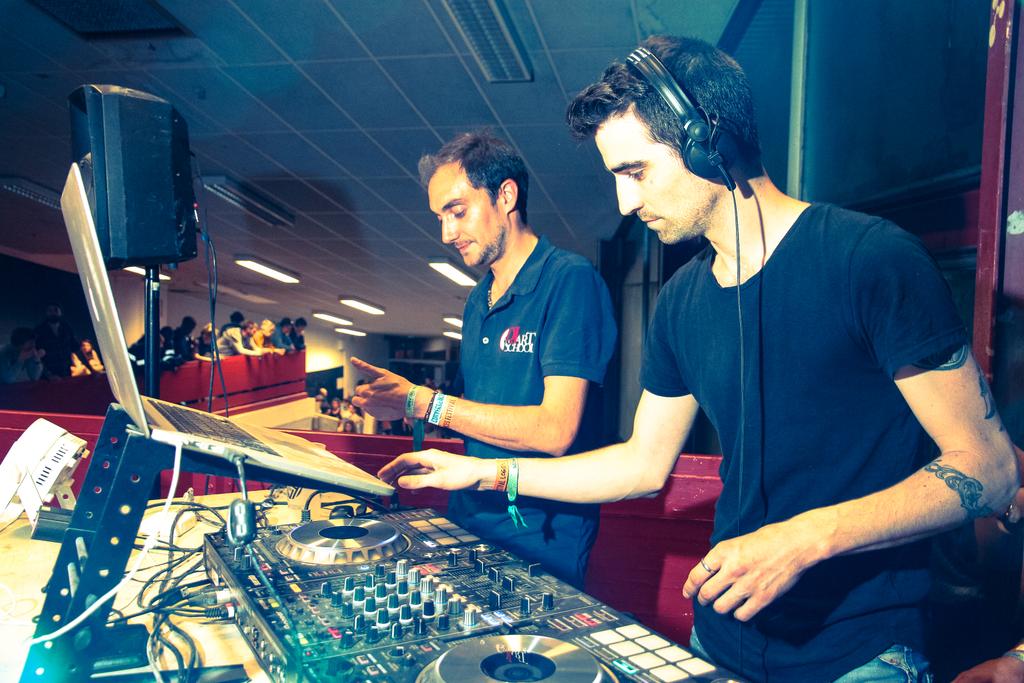 MartinSanka's tweet photo. Dj set @ convergences festival w/ @DjArtSchool https://t.co/SDeVSOT6a5