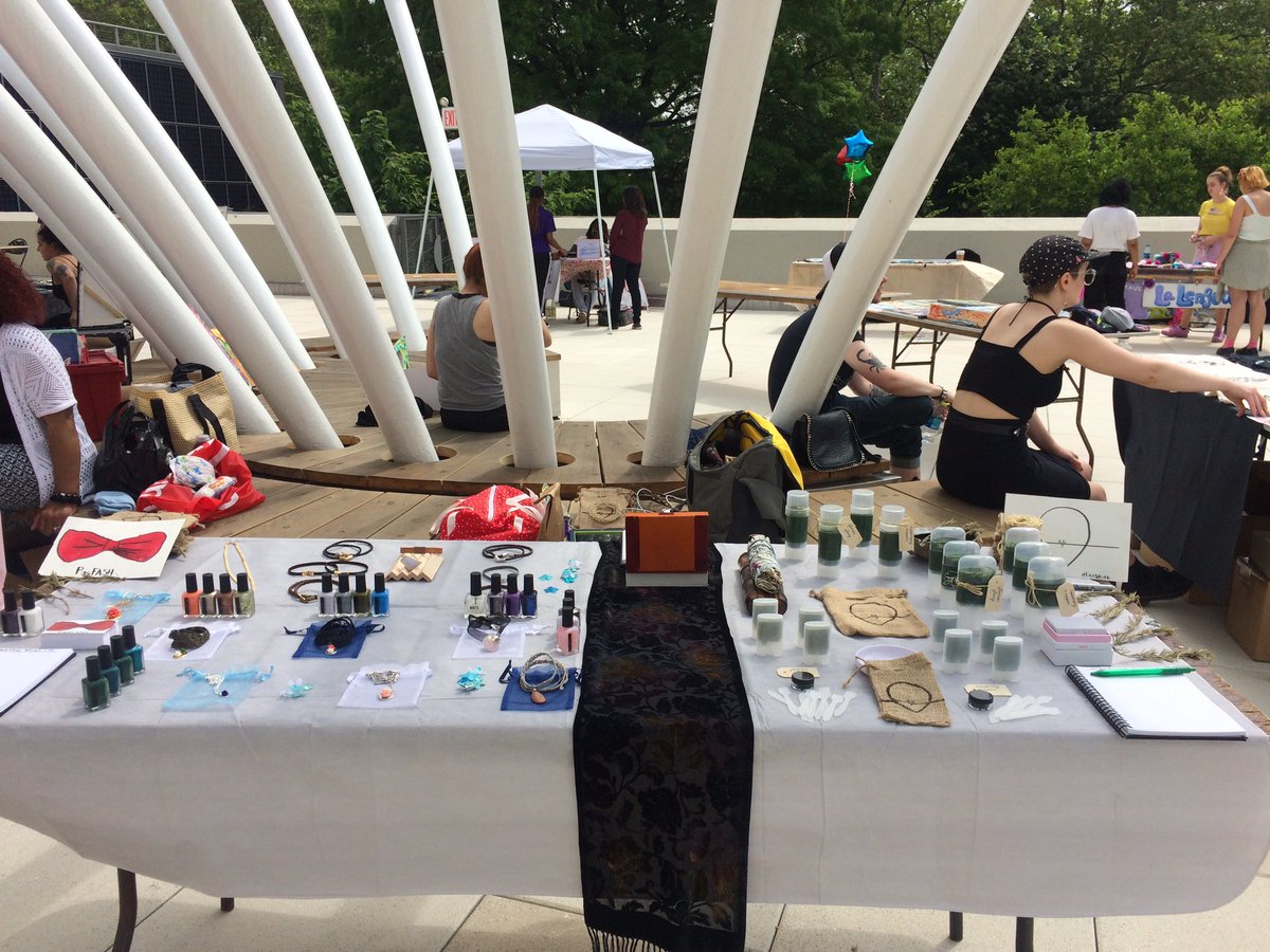 PasFASH's tweet photo. Come shop and share vibes at 145 Brooklyn Ave !

Via https://t.co/UZPCDc1Y4I 🎀 https://t.co/cFhumqZ9F9