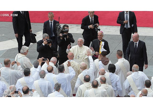 #PapaFrancesco a diaconi: “Siete il volto della Chiesa, dove è grande chi serve” it.zenit.org/articles/il-pa…