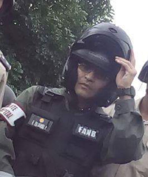 LadyGhostVzla's tweet photo. DIFUNDE 
Este es el General Huber Cortez quien ordena utilizar armas de fuego contra marchas opositoras en #Barinas https://t.co/xseZTkAOQ0