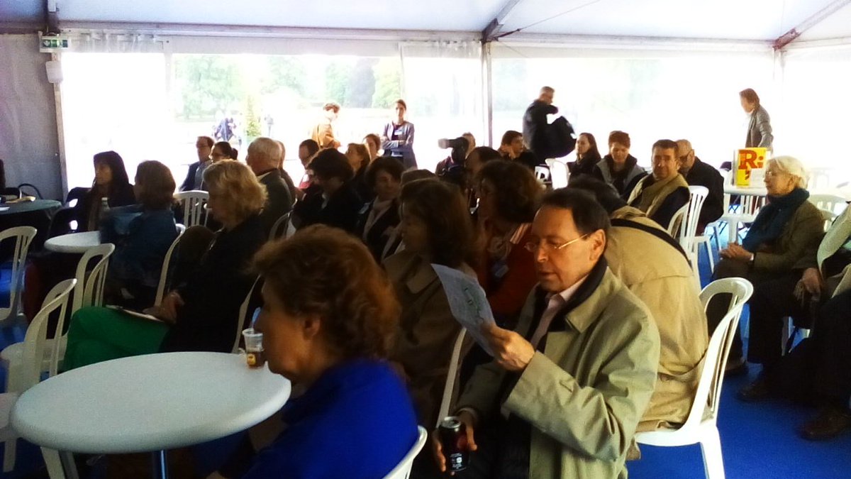 Salle comble sous la tente des amis du #FHA16 pour écouter et débattre avec Pierre Rosenberg et Jean-François Hebert