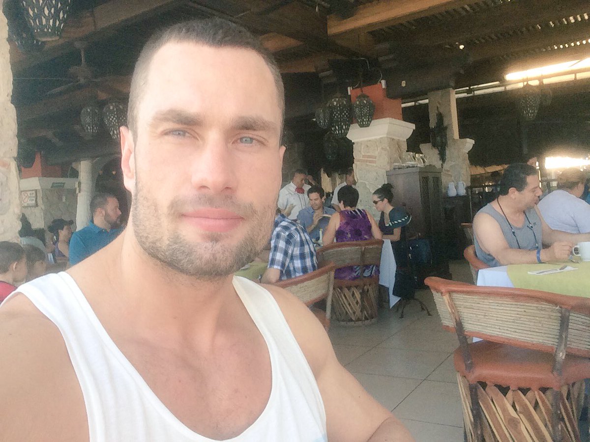 parenua's tweet photo. Hello Puerto Vallarta!!!☀️@LucasEnt @QueerMeNow #PinataPV #LucasEntertainment #LucasMen https://t.co/2uTZSjvs7K