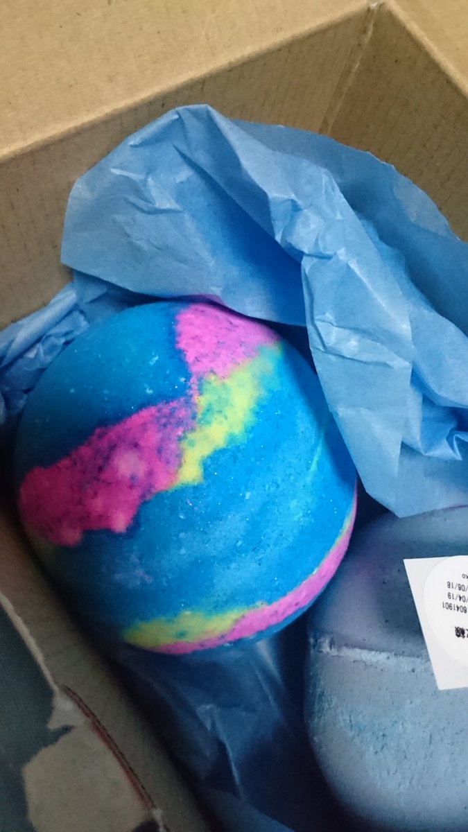 Before このlushの入浴剤を入れると宇宙みたいにキラキラするんだって After 産業排水かな Togetter Before このlushの入浴剤を入れると宇宙みたいにキラキラするんだって After 産業排水かな Togetter