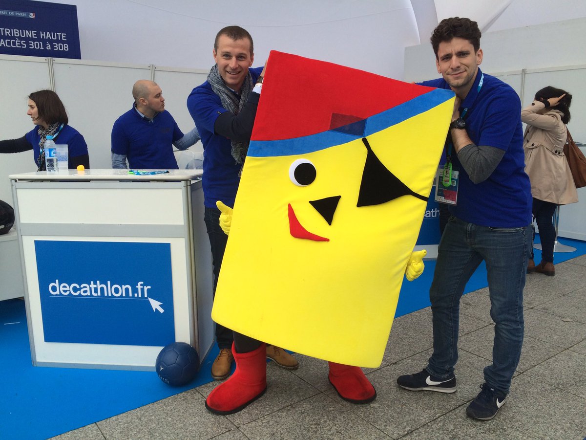 Alten_france's tweet photo. #CapAlten à fond la forme avec @decathlonfrance avant le 100m des mascottes #CDMGE https://t.co/FkKnt97VuA