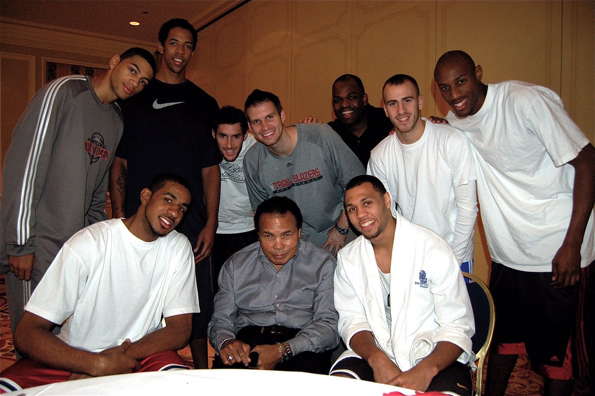 trailblazers's tweet photo. Our 2008 team had the opportunity to share a meal with the Champ during a road trip. #RIPMuhammadAli https://t.co/PjnU9mtvYz