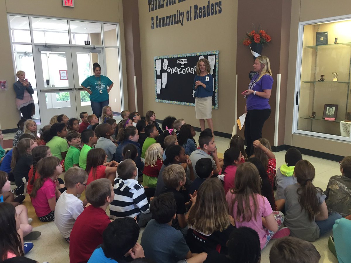 ms_rogersA's tweet photo. Special Round Up ceremony for a Trailblazer who was leaving! #jctexperience #2ndgraderocks @MorganRhine1 @mrehm_n https://t.co/x7tmCgWlds