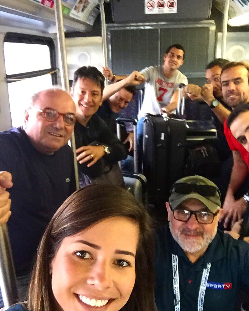 Nossa equipe embarcando pra LA! Hoje à noite nossa seleção estréia na #copaamericacentenario