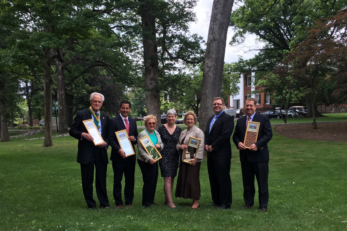 DrewAlumni's tweet photo. Drew’s 2016 Class of Alumni Achievement Award Winners with President Baenninger and CAA president Rob Benacchio. https://t.co/9OSbuBYQ0Z