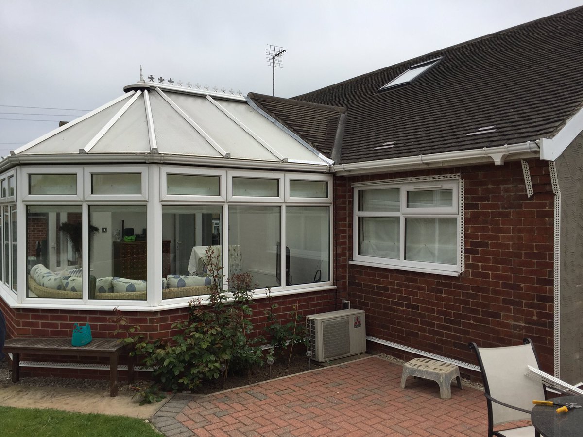 leedspebbledash's tweet photo. Starting on a new property, no render to be stripped on this one. https://t.co/PHcyok93se