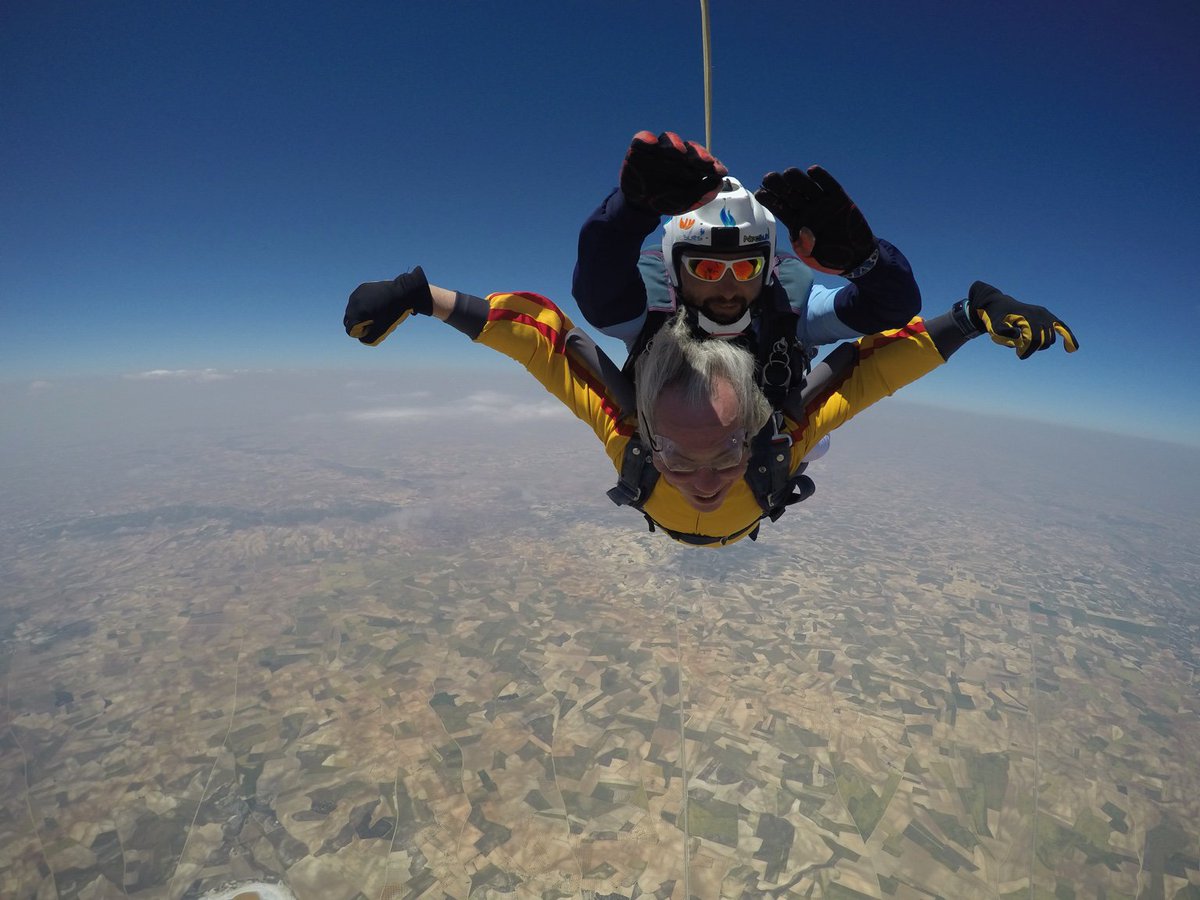 jose_gamo's tweet photo. #weekendflying Enters the Batman https://t.co/byhZNKwsph