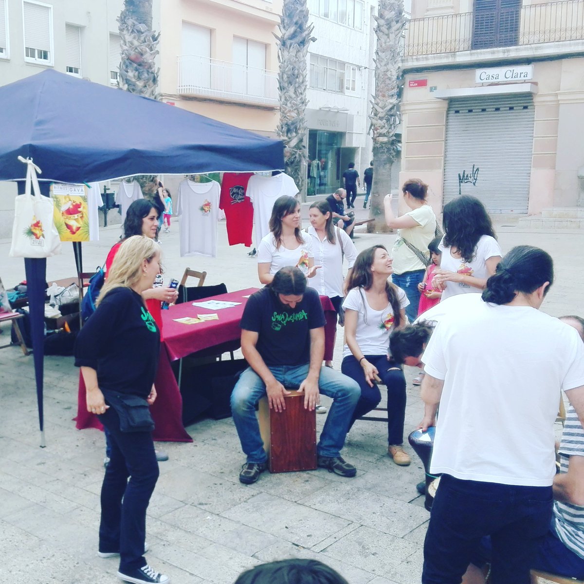 Gava_Jove's tweet photo. #mesqueritmes a la plaça major avui a la tarda! https://t.co/JYA0AehEyE