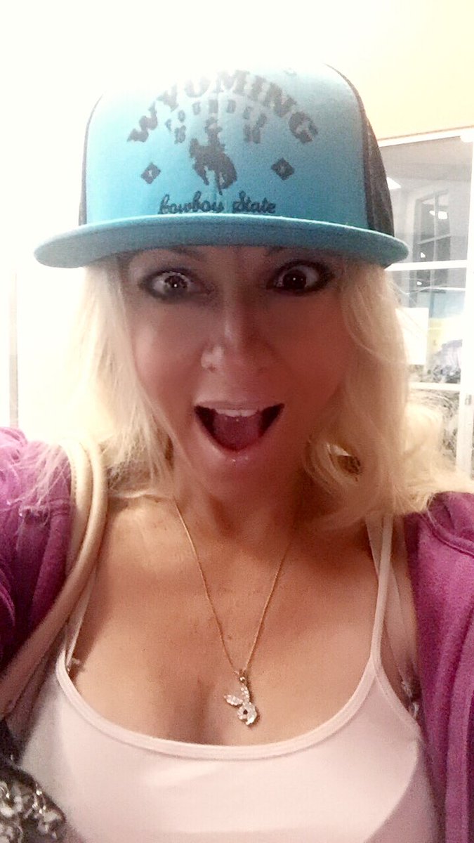 thatonegirlM's tweet photo. #zumba #fitgirls #healthymoms #abday #workout #fitqueen #healthaddict #inspire #hotat40 #maturemodels #milfs #sexy💯 https://t.co/xMWCWgEH1T