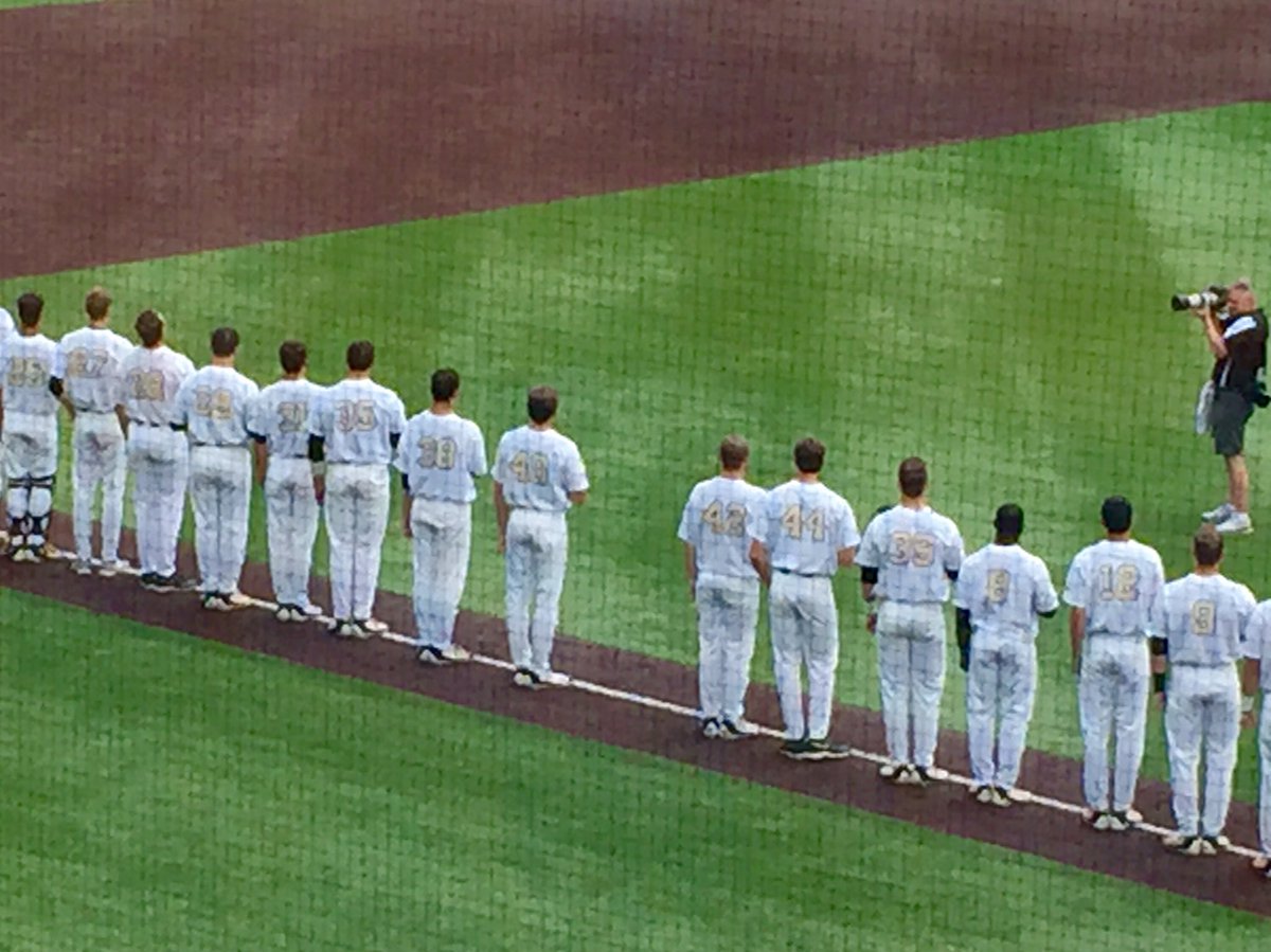 AdamSparks's tweet photo. Vandy leaves space open for No. 41 Donny Everett in national anthem line. https://t.co/N5seXfme3D