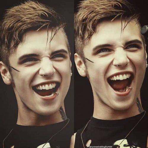 hika_jung's tweet photo. Кажется я пополнила список своих биасов *____*
Энди Бирсак😍😍😍😍😍😍😍😍😍😍😍
#Black Veil Brides #Andy Biersack #BVB_army https://t.co/Y9U14DWOhx