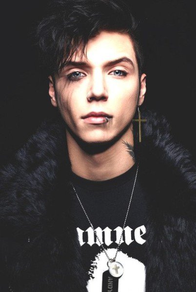 hika_jung's tweet photo. Кажется я пополнила список своих биасов *____*
Энди Бирсак😍😍😍😍😍😍😍😍😍😍😍
#Black Veil Brides #Andy Biersack #BVB_army https://t.co/Y9U14DWOhx