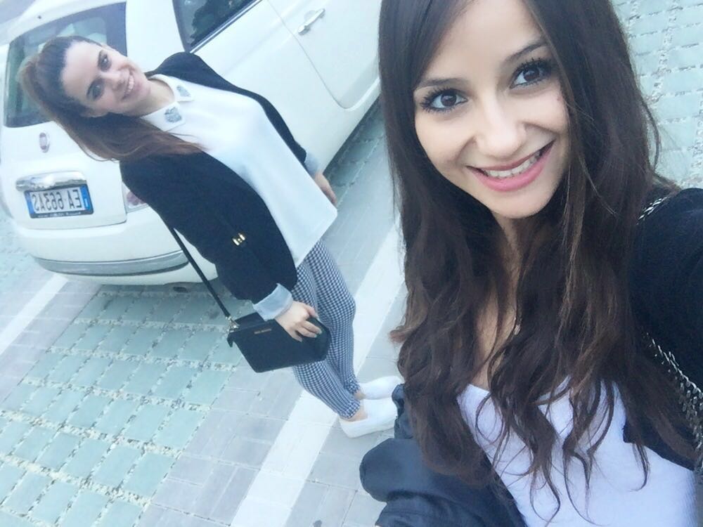 GenovaMarta's tweet photo. #friend #sister #love https://t.co/V5jeqKH163