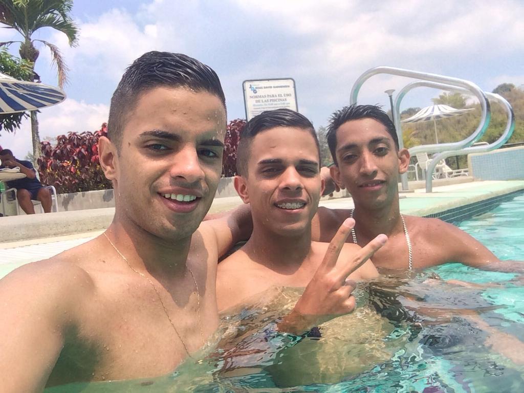 LuisRodrguez13's tweet photo. #piscina https://t.co/UP4bFCQBMc