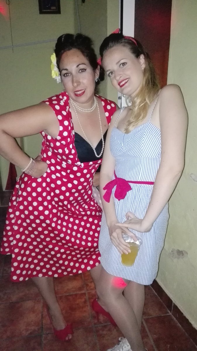 albiya81's tweet photo. Noche de fiesta  pin up @Tahoritas @Marwiki https://t.co/QUgZTX83Bh