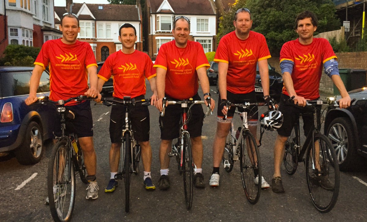 PanCanResearch's tweet photo. Impressive looking Team Benns ready for 11.30pm start - tonight's @NightriderBike #LondonNDR https://t.co/AdejZCD0a0 https://t.co/QKrqhpUEgJ
