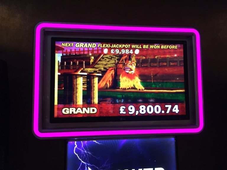 GentingBPLSlots's tweet photo. Why are you sat at home reading this? You need to be playing our Powerlink! The jackpot could drop at any second. https://t.co/unYN5w5XM3