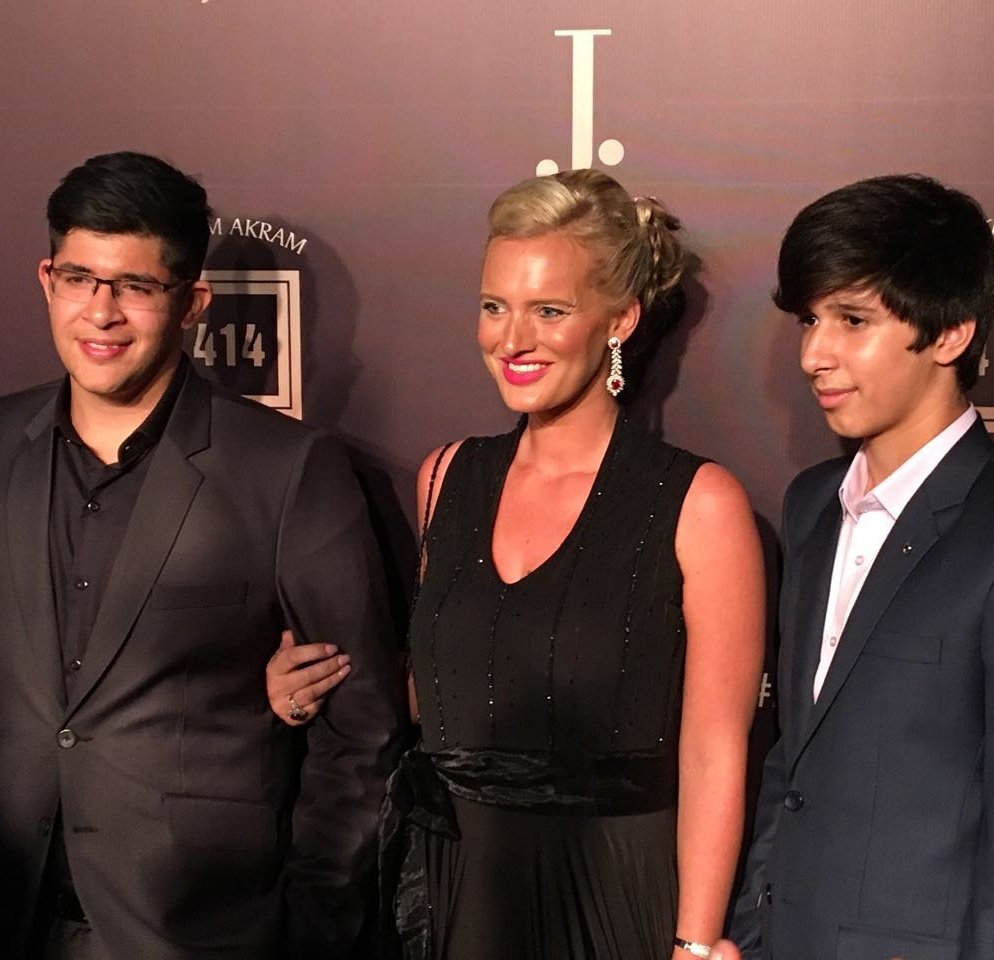 Behtareen Pk On Twitter The Ever Smiling Shaniera Akam With Sons At Four 1 Four Launch Shanieraakram Wasimakram Four1four Scentofsultan