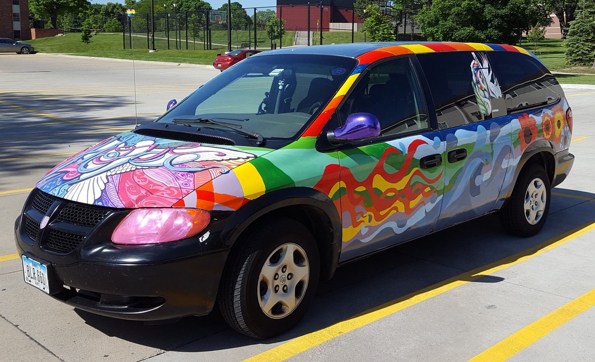 Steve_Braudt's tweet photo. Diakonos ride in style at Iowa Annual Conference! #BringingtheColor #iaumc16 #iaumc https://t.co/jmtE971Wqf