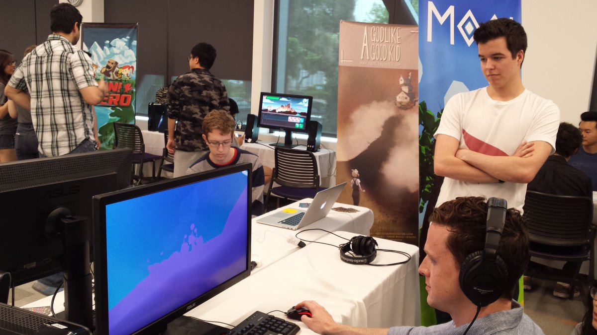 anireal's tweet photo. Here reporting on the #SammyShow! Opens at 12pm! Stress is high! Judges are wandering around~ #indiedev #gamedev https://t.co/9Eb0WGl90N