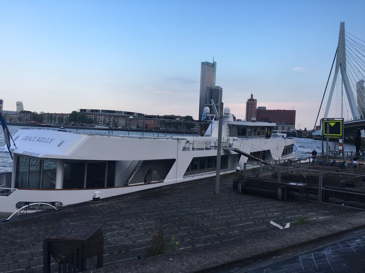 Robert_deHaas's tweet photo. Mijn werkplek vanavond. Bedrijfsevenement in opdracht van @HansGigWorld @ Evenementenschip Grace Kelly @inBeweging https://t.co/zUOHSvJYIi