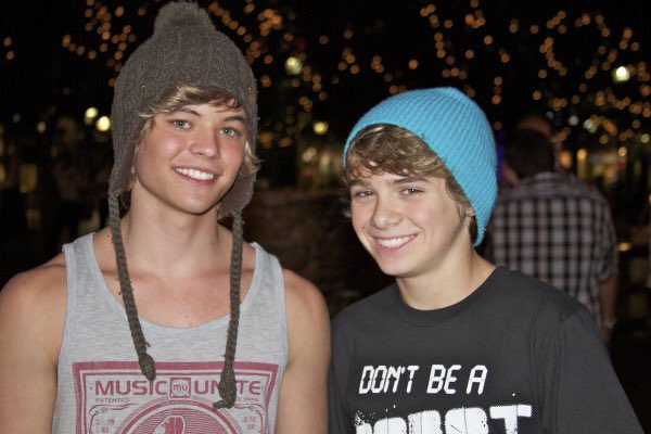 Throwback to the funnest LA nights. Miss my bro. #christian² #doubletrouble  😎😝