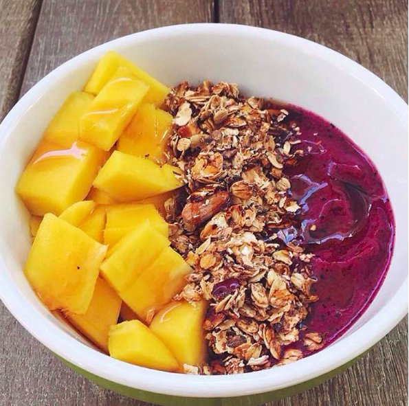 GRAZIASAmag's tweet photo. #BreakfastIsSorted The smoothie bowl recipes that make eating healthy be easy https://t.co/WBs4X8lHIO https://t.co/NamMnhRVSU