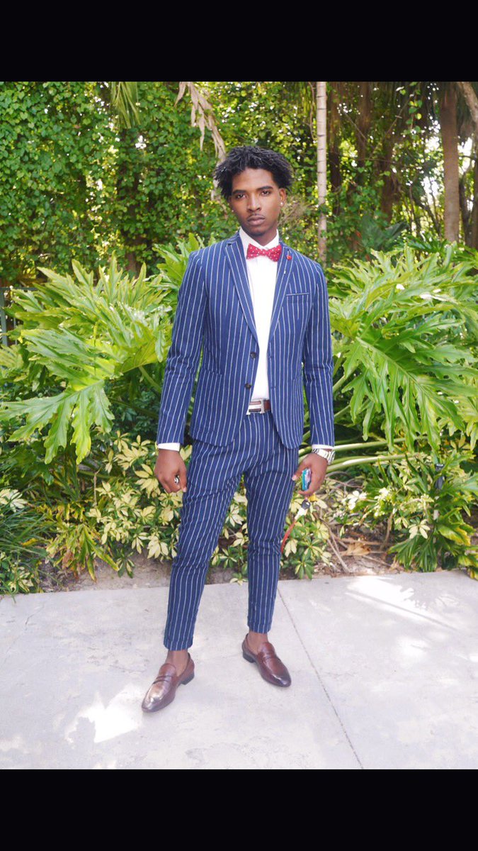 kensaiikun's tweet photo. Had to REPRESENT for the boys βΌοΈπ #Elyprom2k16 #TheFinale2k16 https://t.co/0aF5go9Pum