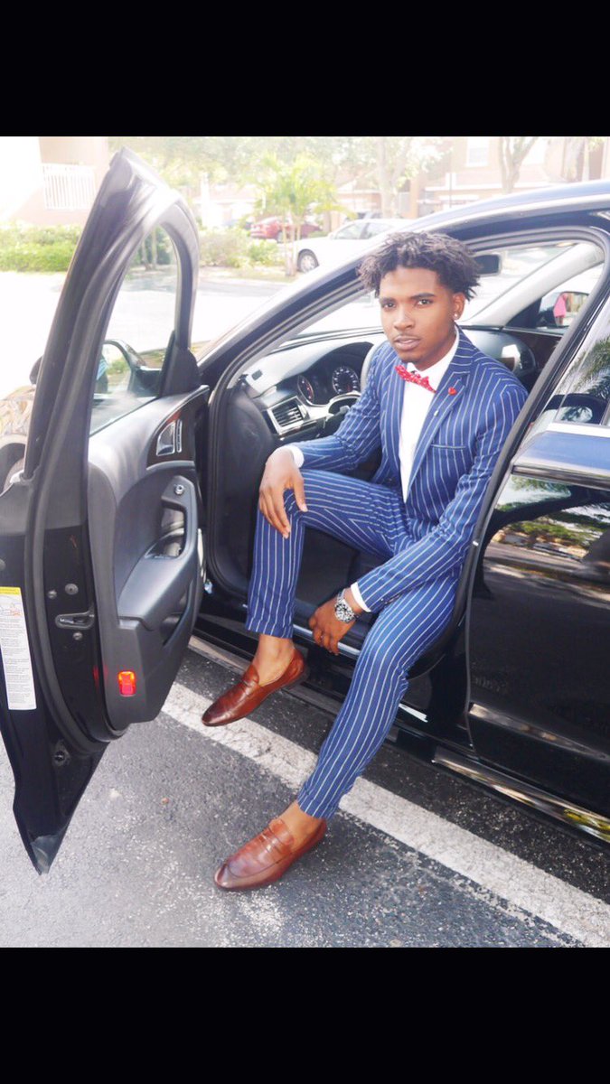 kensaiikun's tweet photo. Had to REPRESENT for the boys βΌοΈπ #Elyprom2k16 #TheFinale2k16 https://t.co/0aF5go9Pum