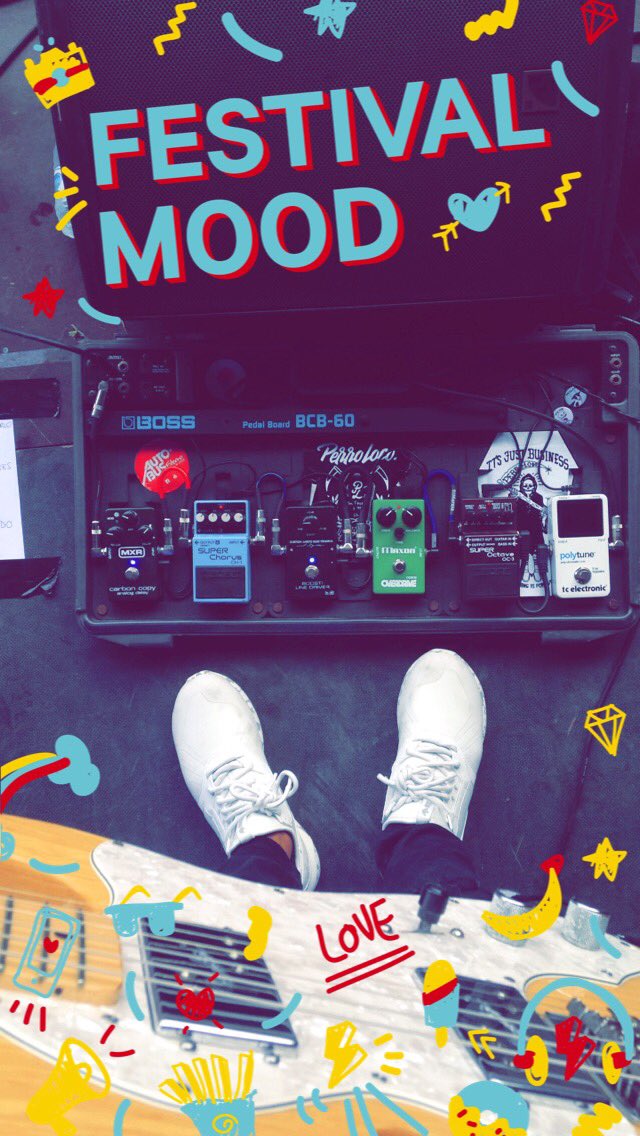 felicianomusica's tweet photo. Hola #PrimaveraSound 🇪🇸🍃🔥#GalaBrie #PrimaveraLive #NightPro #Peru #Adidas #Tubular #AdidasPe #PerroLocoStore https://t.co/ZTnKQ1M9yW