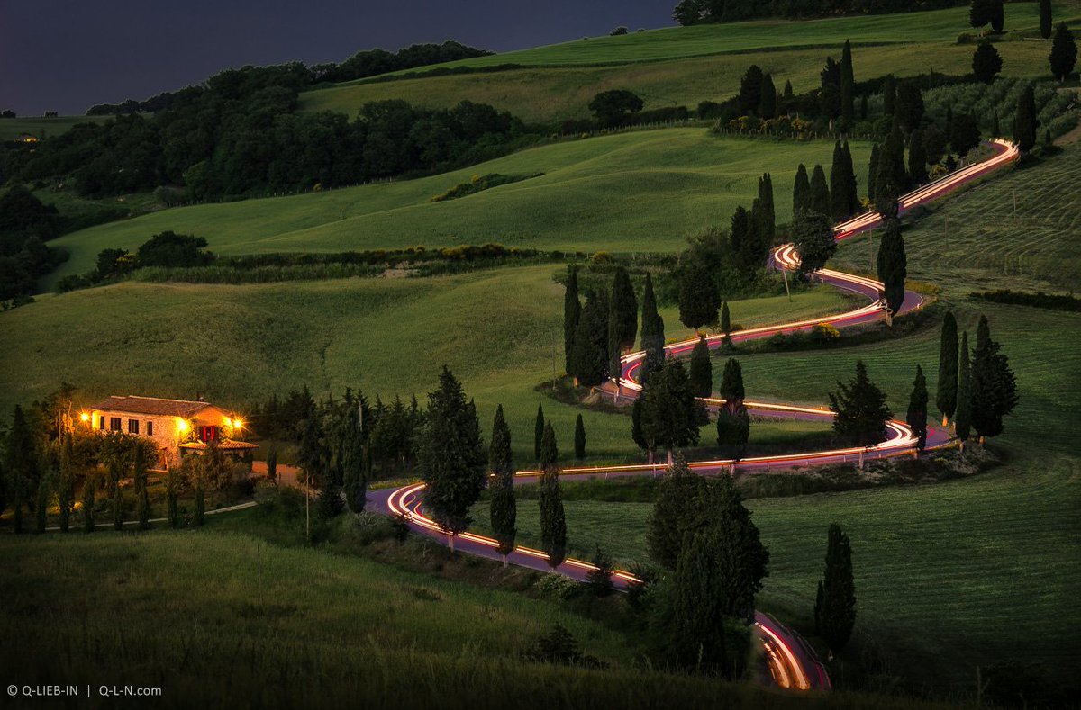 QLiebin's tweet image. Tuscan race #cartrails #italy #longexposure #night #nightphoto #qliebin #race #traffic #tuscany #travel phototravel