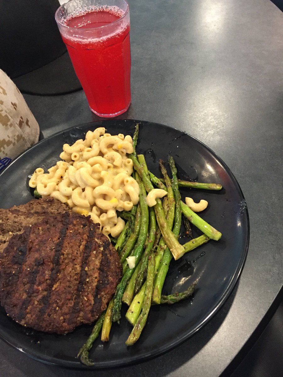 FuelinGator's tweet photo. #FuelingforSuccess and #Hydrating for the game! Good luck tonight @GatorsBB https://t.co/EFLKPscs6G