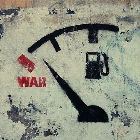 yeztr's tweet photo. #streetart #banksy #graffiti #arte #street #war #oil #tank #gasolina https://t.co/jLl6psxPHw