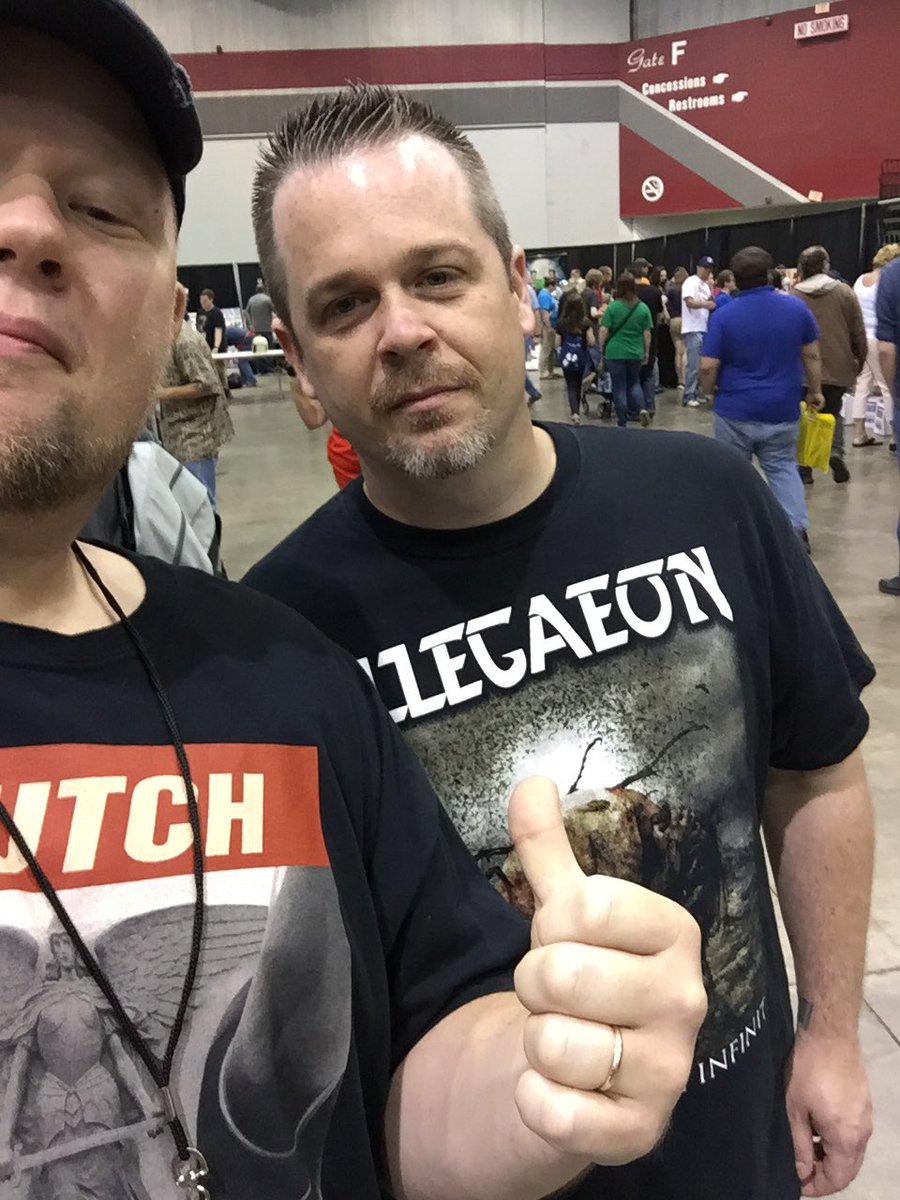 stiznarkey's tweet photo. Cosplay was great, but dude sporting an @Allegaeon shirt at @TriconWV #HadToGetAPic https://t.co/iwKWScUo7d