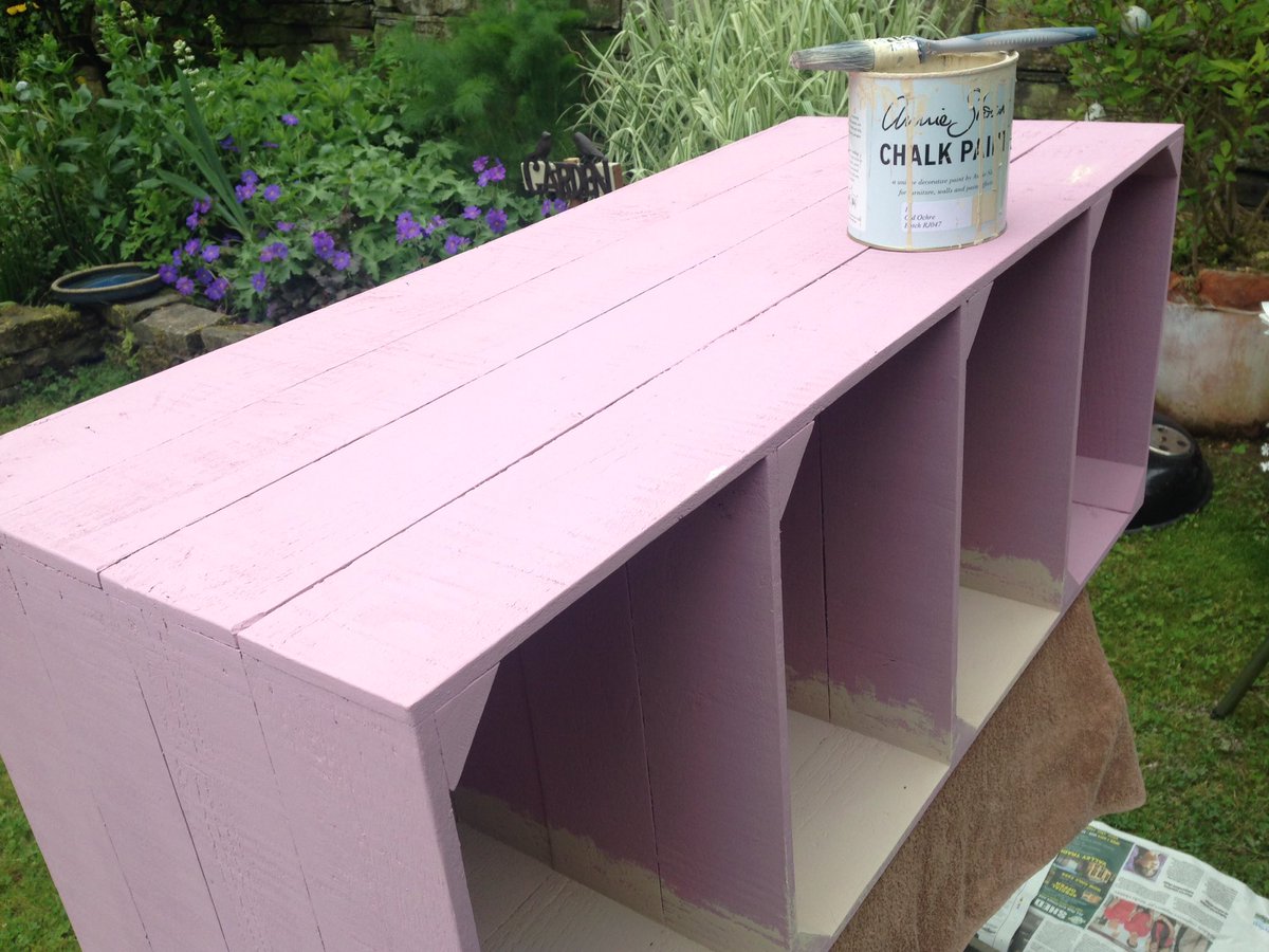 CrateCrazy's tweet image. Making the most of the dry warm day! #anniesloan #henrietta #oldochre #shabbychic #handmade #etsysheff