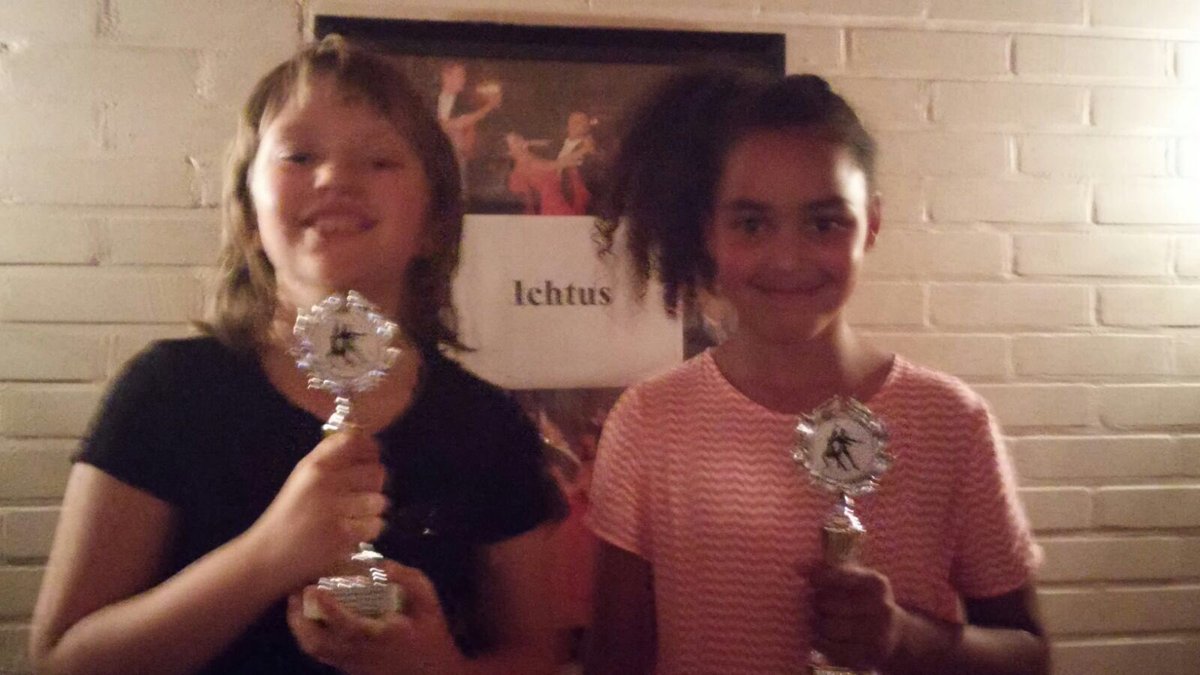 Gewonnen! 5e van de 65 dansparen! Ichthus is trots op jullie, Fleur en Aysha! Stijldansen voor de basisschool!