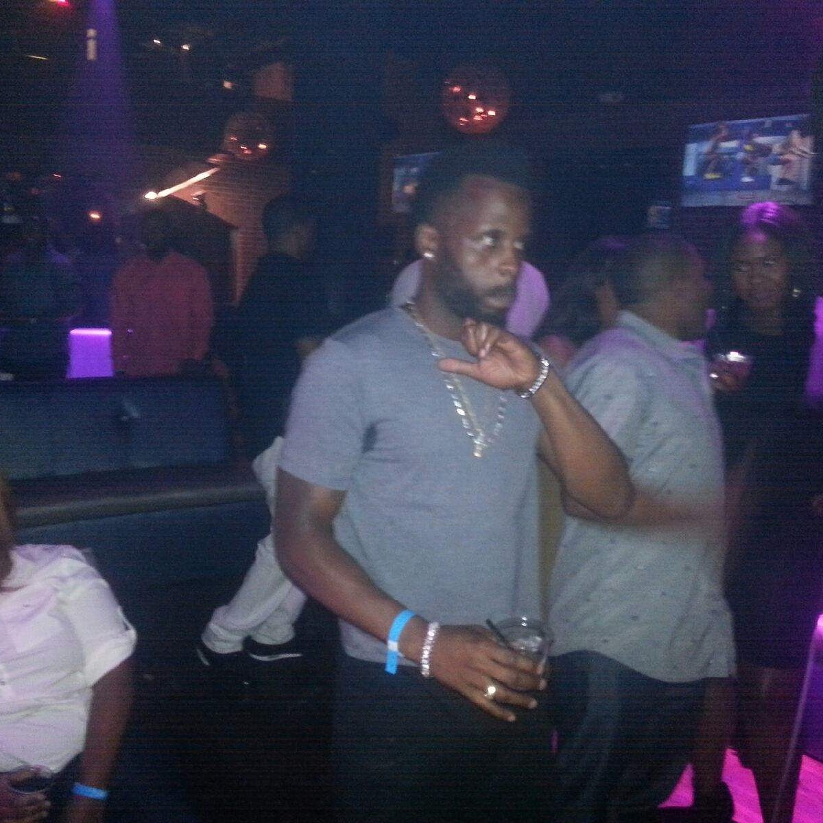 iamlacemusic's tweet photo. I swear when we do it we do it big. Popping bottles and smoking hookah. #ClubGrooves #VIP #Htown #LordsOfRecords https://t.co/lnc7BrShEm