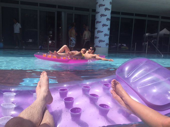 Watch Dave Dixon's leaked NSFW photo on TwXstars