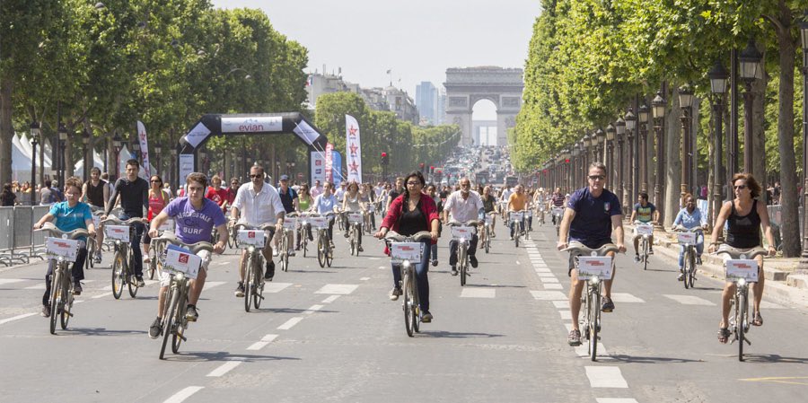 ParisbyVelib's tweet photo. Tomorrow, discover the Champs-Elysees without car and take part to our event #24hVelib >> https://t.co/cJnZJKZEVG https://t.co/r6yW4HomYh