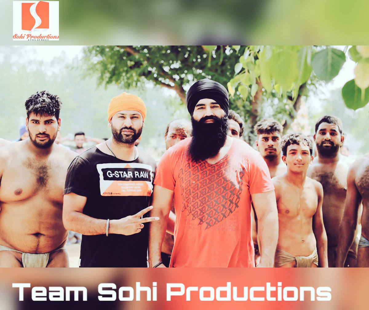 SohiProductions's tweet photo. Team @SohiProductions @realindersohi with @Ks Makhan @Popsymusic @PTC_Network @PoojaSenguptaOx @DJNoreenKhan https://t.co/5Qy6qBUNlm
