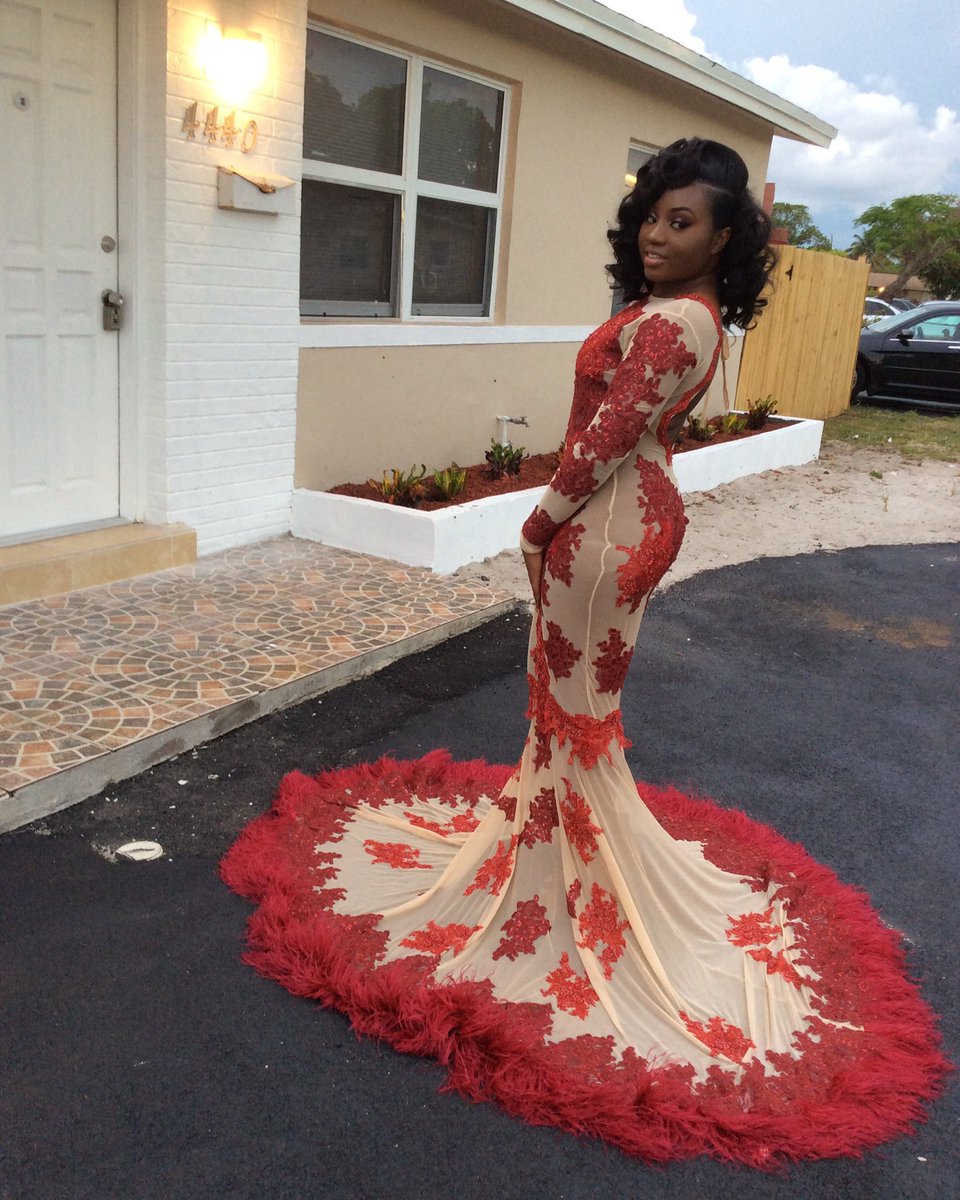 MRADDICTION_'s tweet photo. So proud of little sis she did her thing last night. ππ#TheFinale2k16 #ElyProm2k16 https://t.co/TmVKl3KBiV