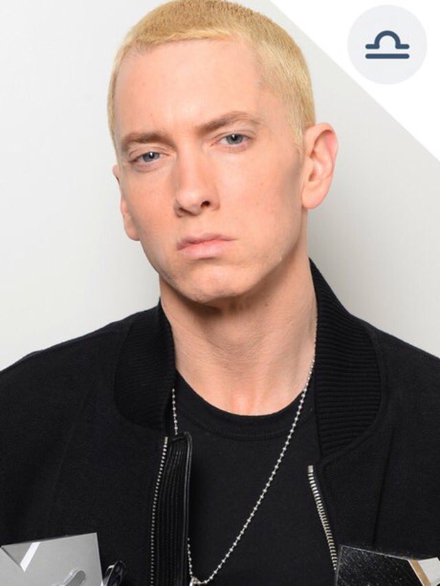 selenasballad's tweet image. Justin chyba chce wyglądać tak samo jak Eminem 😂