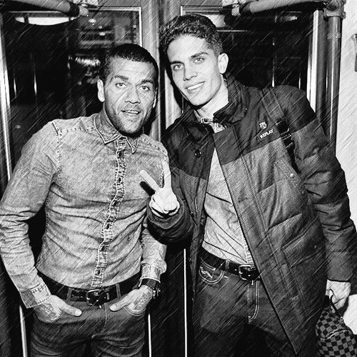 jorgokudi's tweet photo. Trobaré a faltar a @DaniAlvesD2 i @MarcBartra.
#ObrigadoAlves
#GraciesMarc
Molta sort.
Fins aviat. https://t.co/gkbOv0viHj